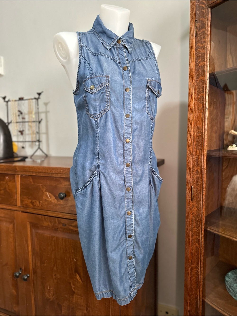 Dex - Sleeveless Denim Button-Front Dress in Medium Blue, lightweight tencel